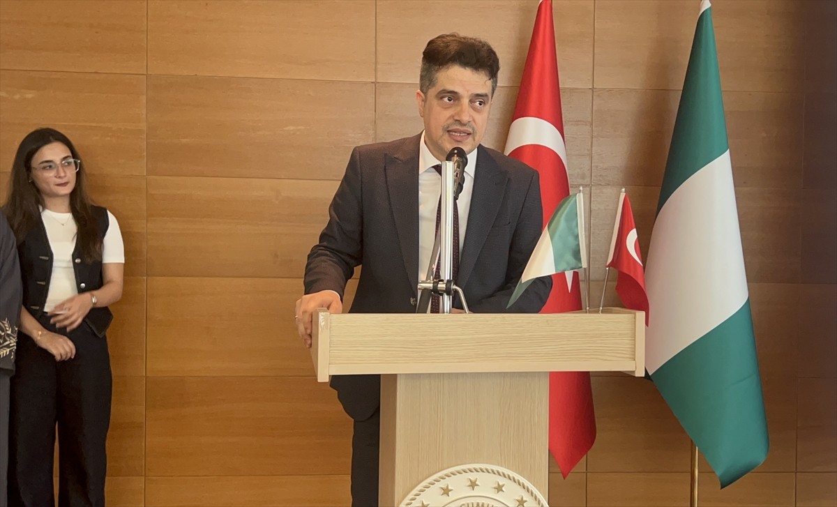 Türkiye Cumhuriyeti'nin kurucusu Gazi Mustafa Kemal Atatürk'ün dünya çocuklarına armağan ettiği 23...