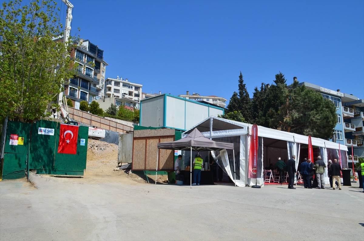 Türkiye Gazeteciler Cemiyetince (TGC) Kocaeli'nin Darıca ilçesinde yaptırılacak Hikmet Memduh...