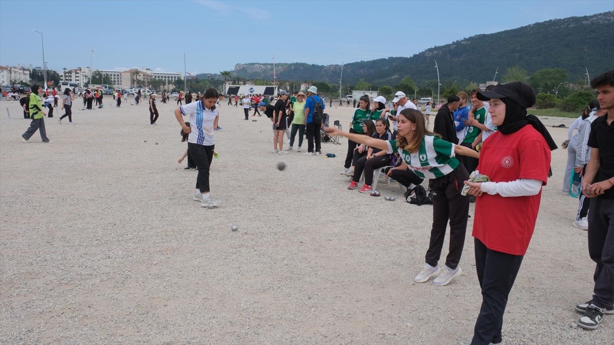 Türkiye Petank Şampiyonası, Antalya'nın Kemer ilçesinde başladı. Türkiye Bocce Bowling ve Dart...