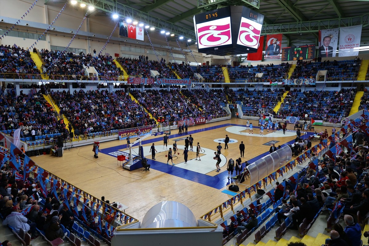 Türkiye Sigorta Türkiye Basketbol Lig'in 33. haftasında Trabzonspor ile Fenerbahçe Koleji Novotel...