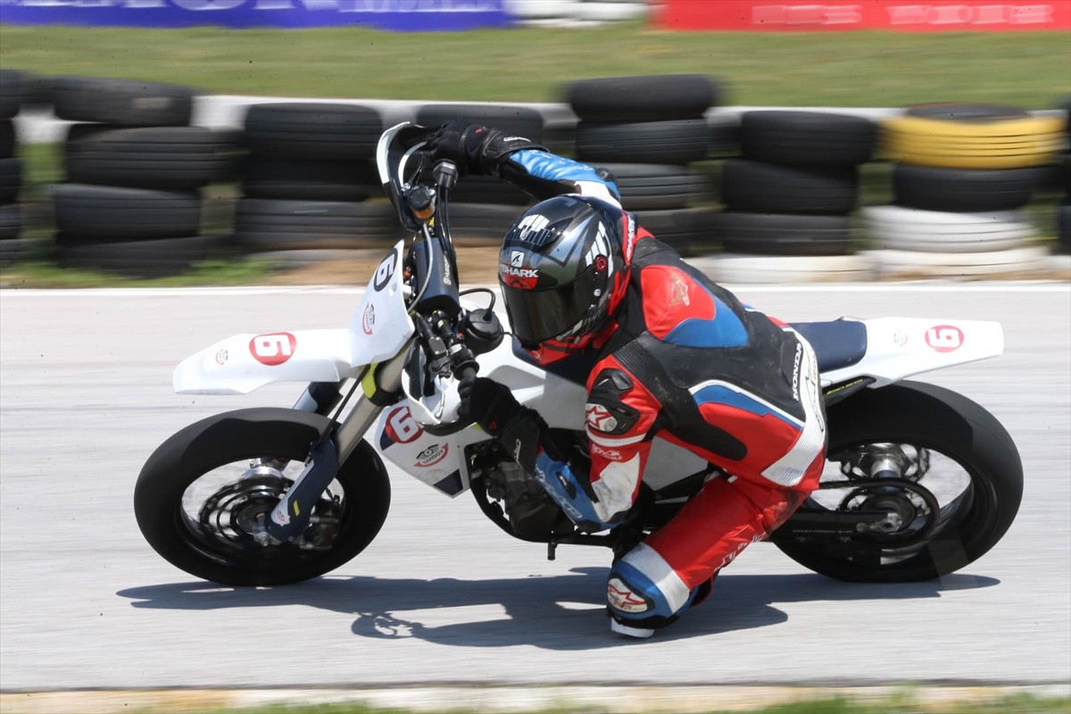 Türkiye Süpermoto Şampiyonası ve FIM MiniGP Türkiye Serisi'nin ilk ayak yarışları, Uşak'ta...