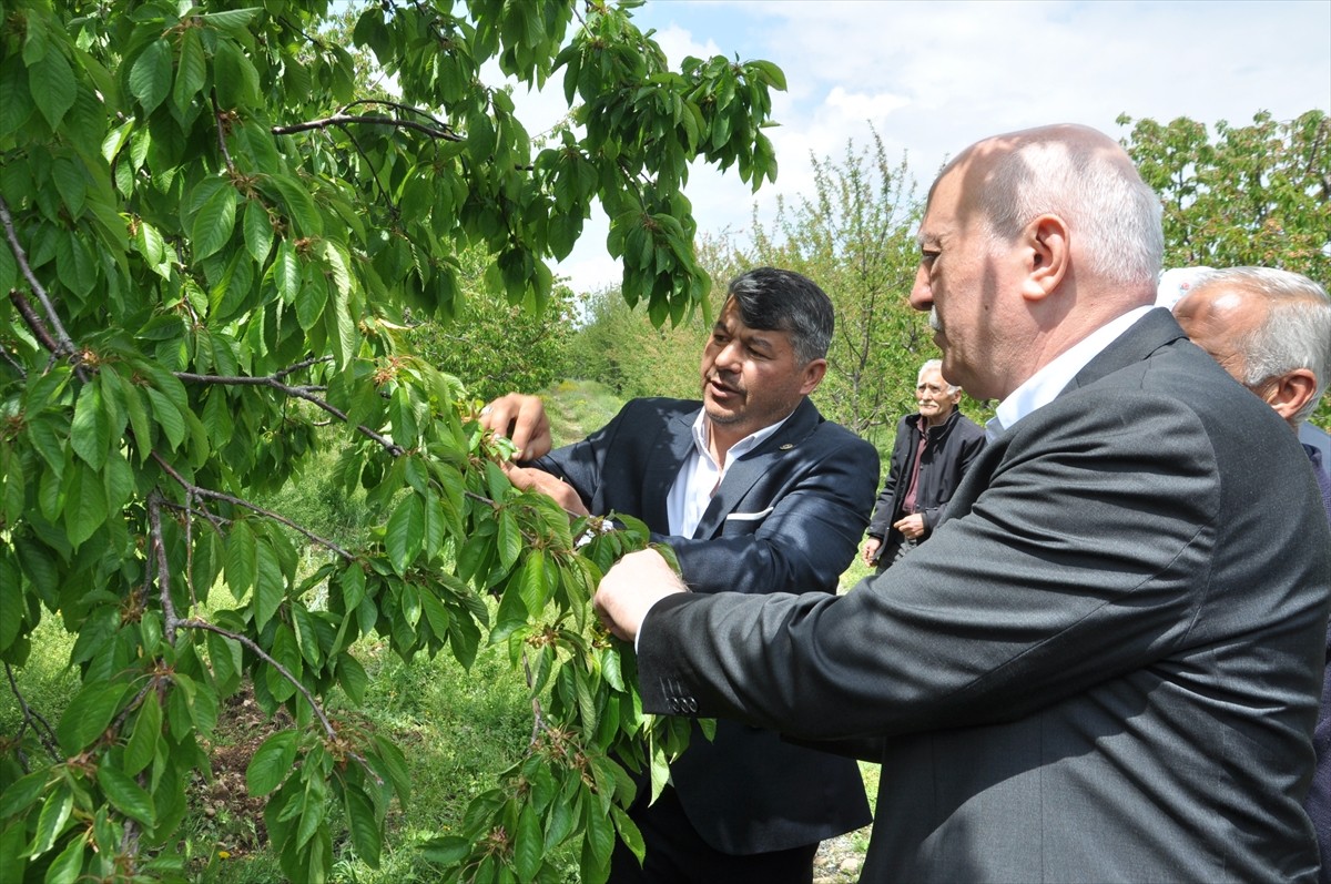 Türkiye Ziraat Odaları Birliği (TZOB) Genel Başkanı Şemsi Bayraktar, Konya'nın Akşehir ilçesinde...