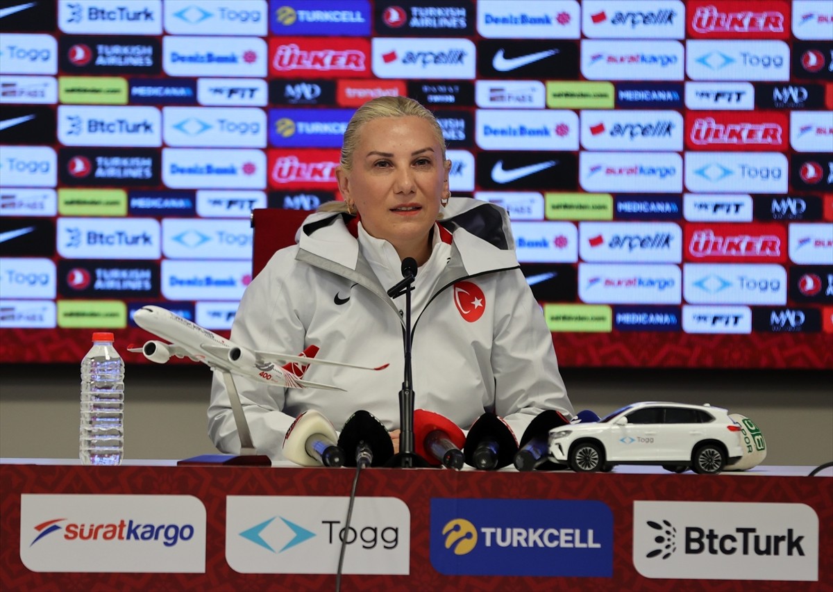 UEFA Uluslar B Ligi 2. Grup'taki dördüncü maçında yarın Slovenya'yı Sivas'ta konuk edecek A Milli...