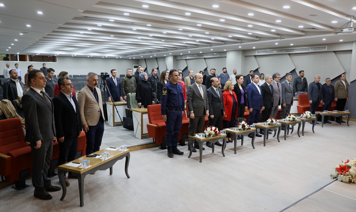 Van'da 19-20 Nisan'da düzenlenecek "3. Akdamar Adası Badem Çiçeği Festivali"nin tanıtım toplantısı...