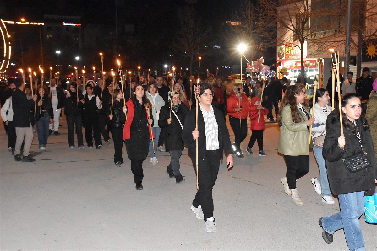 Van'ın düşman işgalinden kurtuluşunun 107. yıl dönümü dolayısıyla fener alayı...