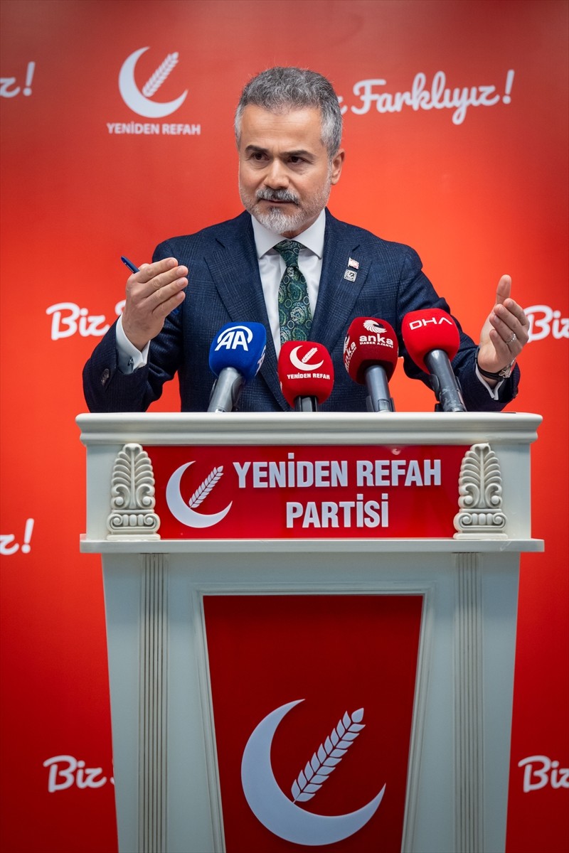 Yeniden Refah Partisi Genel Başkan Yardımcısı Suat Kılıç, parti genel merkezindeki Merkez Yürütme...