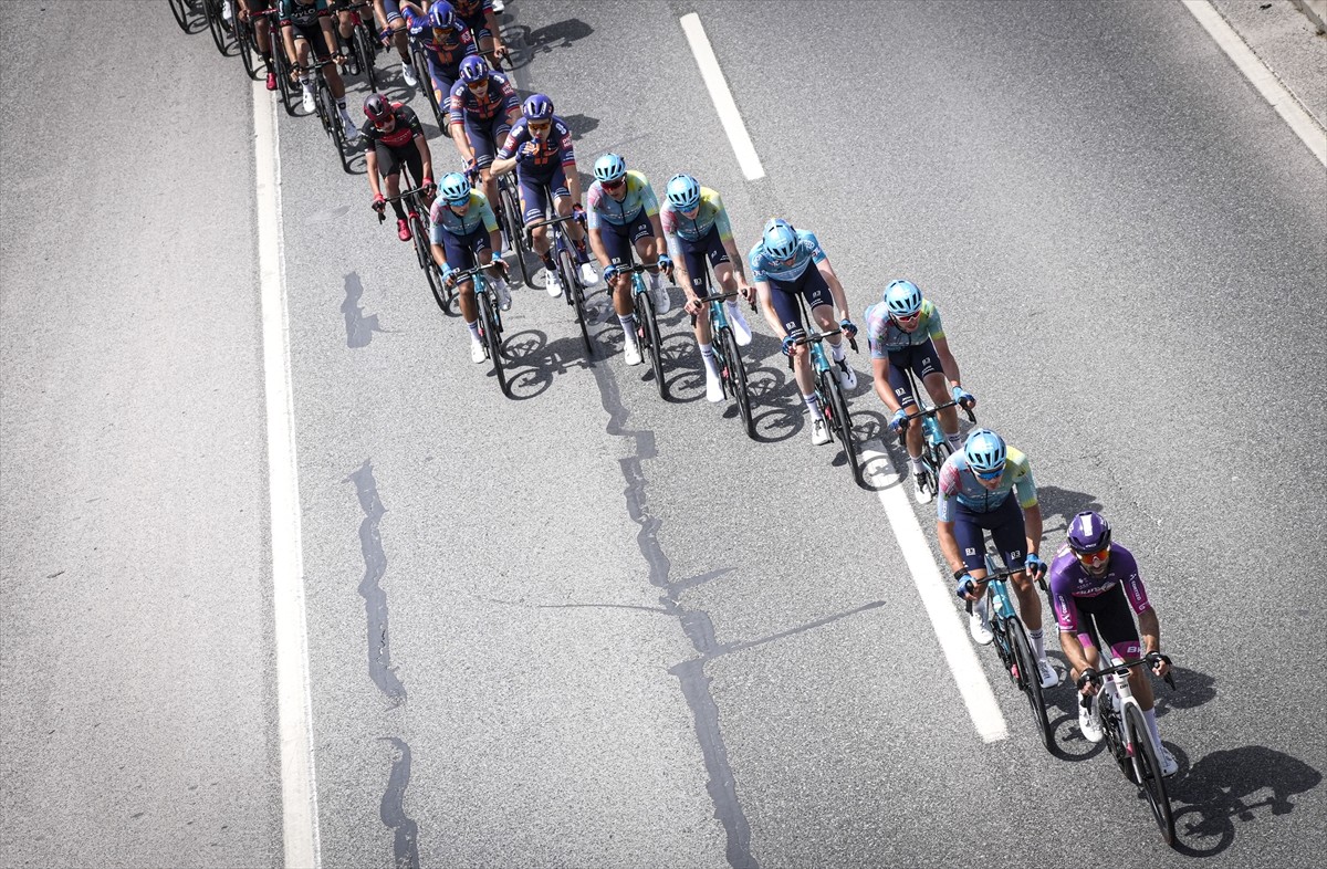 60. Cumhurbaşkanlığı Türkiye Bisiklet Turu'nun (TUR 2025) altıncı etabını XDS Astana takımından...