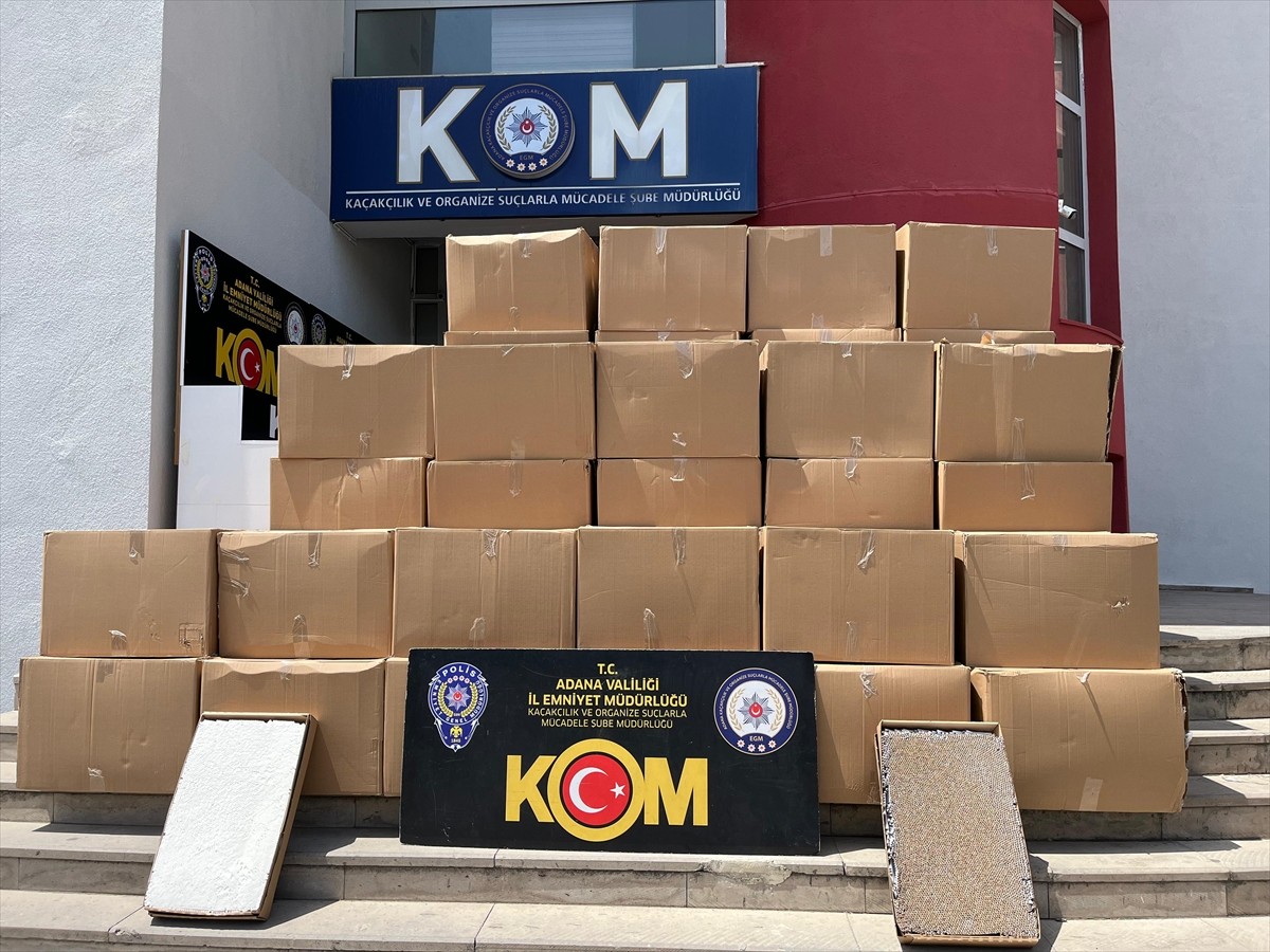 Adana'da 15 milyon 270 bin makaron (filtreli sigara kağıdı) ele geçirildi, gözaltına alınan 2...