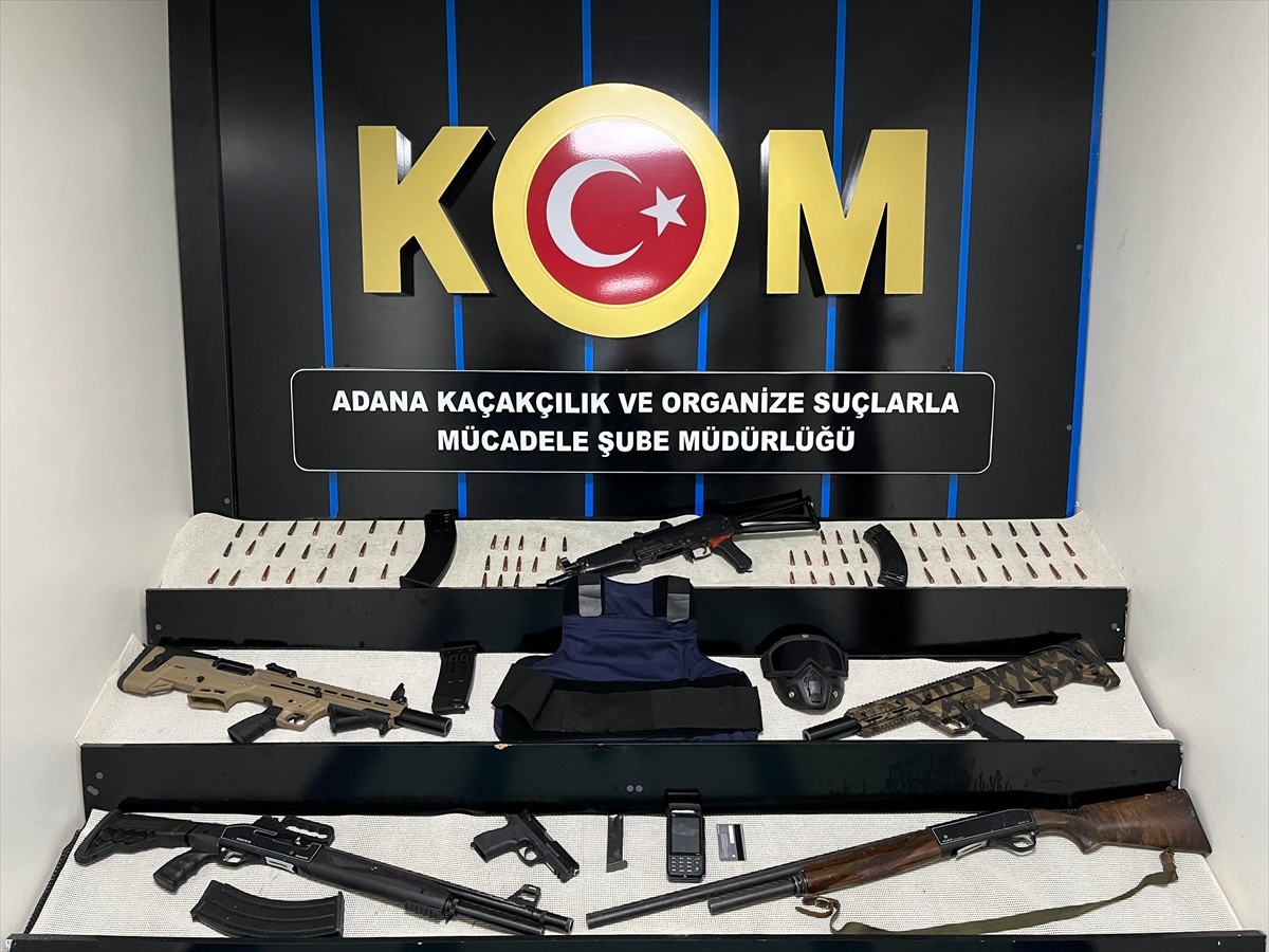 Adana'da polis ekiplerince düzenlenen operasyonda 6 silah, el yapımı patlayıcı ve 2 bin 320 litre...