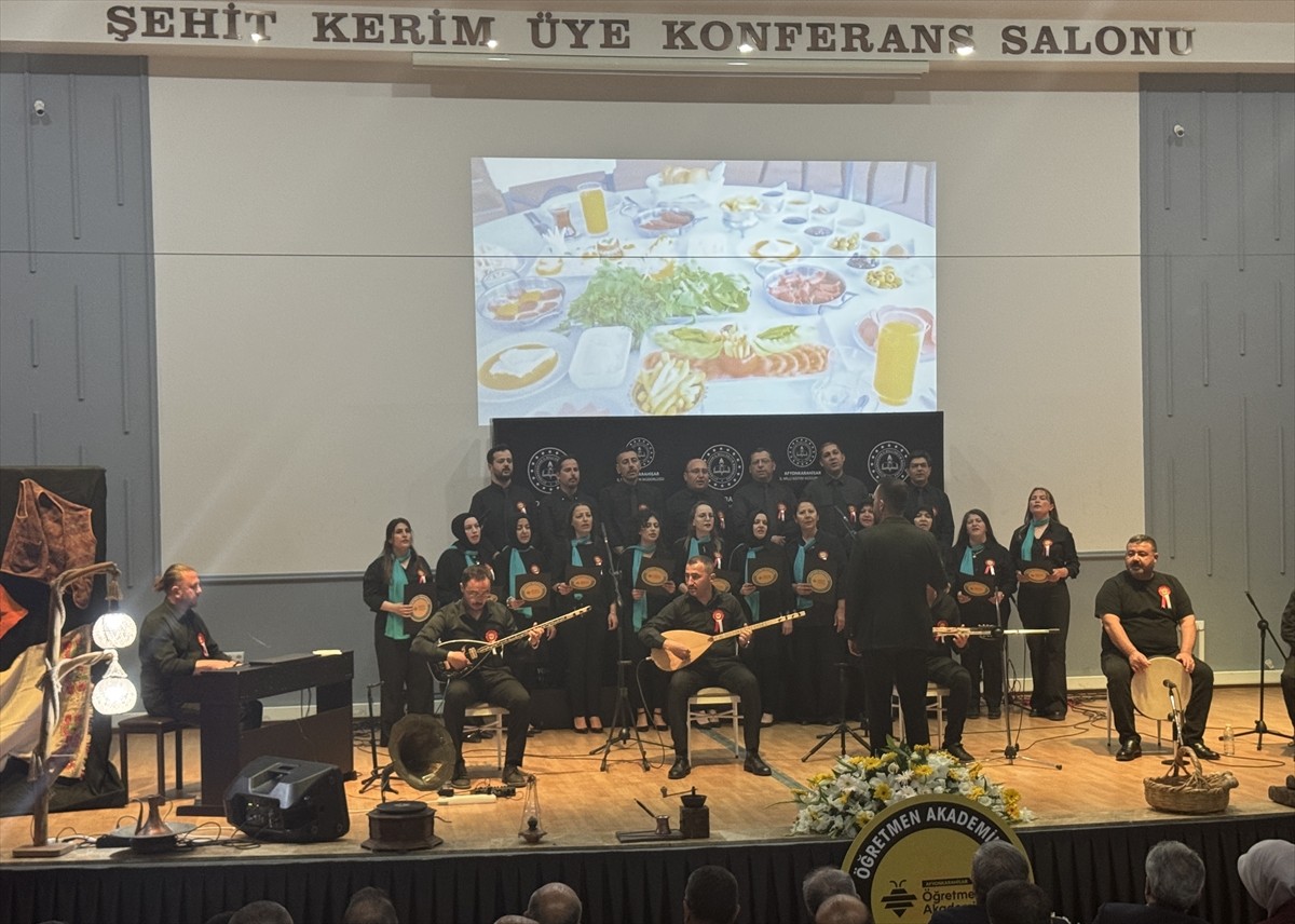 Afyonkarahisar'da, Şehit Kerim Üye Konferans Salonu'nda "Öğretmen Akademileri Kapanış Programı"...