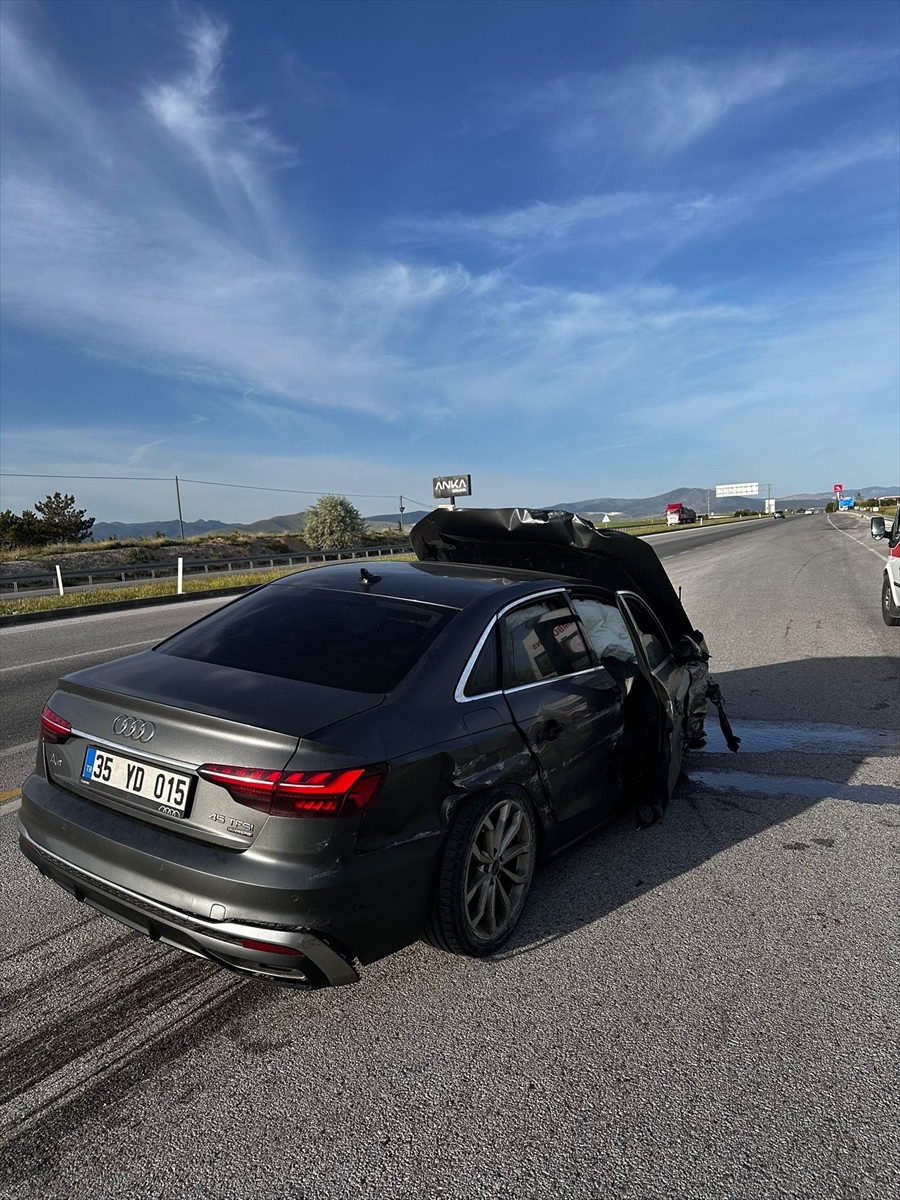 Afyonkarahisar'ın Emirdağ ilçesinde, eski AK Parti İzmir Milletvekili İlknur Denizli ile eşi...