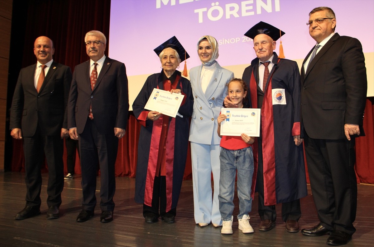 Aile ve Sosyal Hizmetler Bakanı Mahinur Özdemir Göktaş, çeşitli programlara katılmak üzere geldiği...