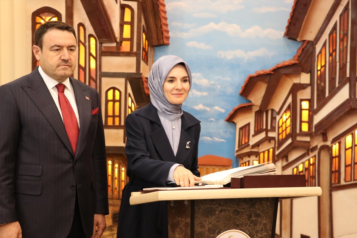 Aile ve Sosyal Hizmetler Bakanı Mahinur Özdemir Göktaş, Kütahya'da çeşitli ziyaretler...