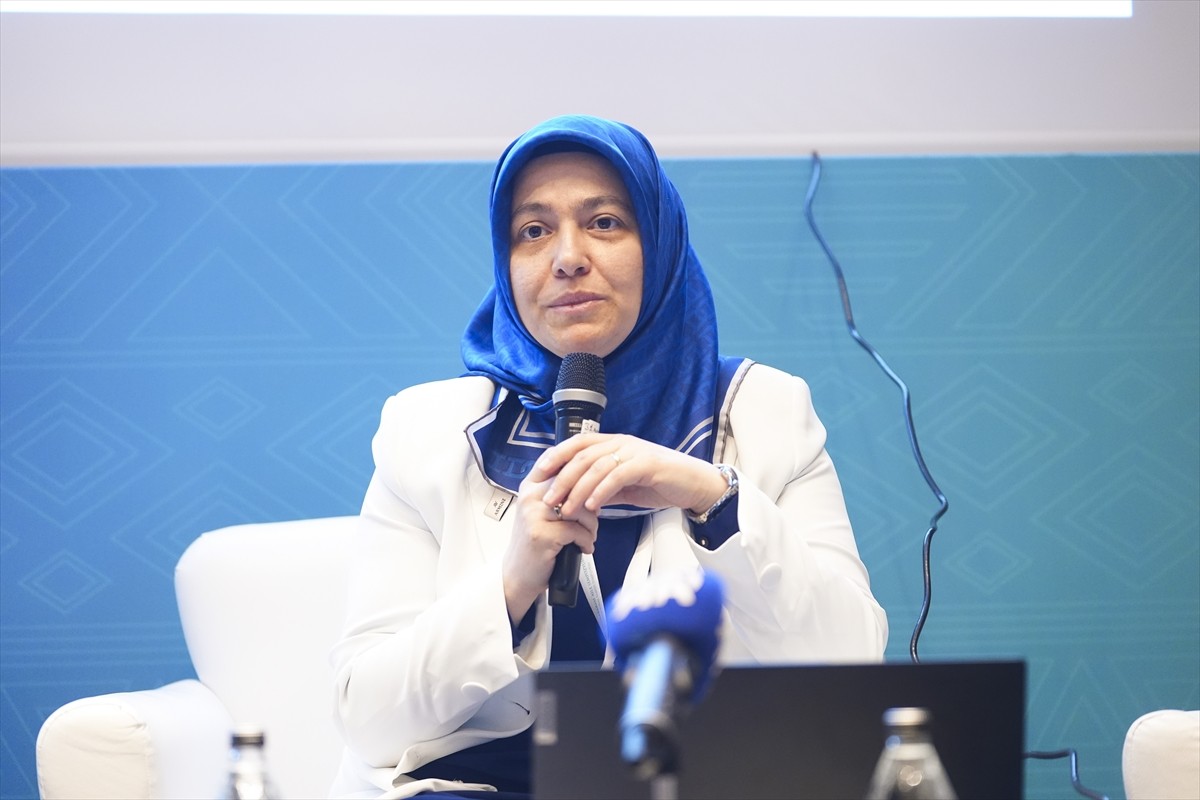 Aile ve Sosyal Hizmetler Bakanlığının katkılarıyla, İstanbul Aile Vakfı tarafından "21. Yüzyılda...