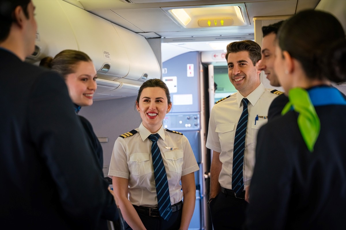 AJet, yurt dışı indirimli bilet kampanyası ile Türkiye çıkışlı biletleri, vergiler dahil 40...