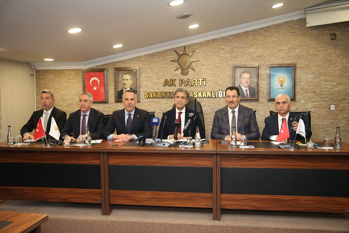 AK Parti Genel Başkan Yardımcısı ve Yerel Yönetimler Başkanı Mustafa Demir (sağ3), AK Parti...