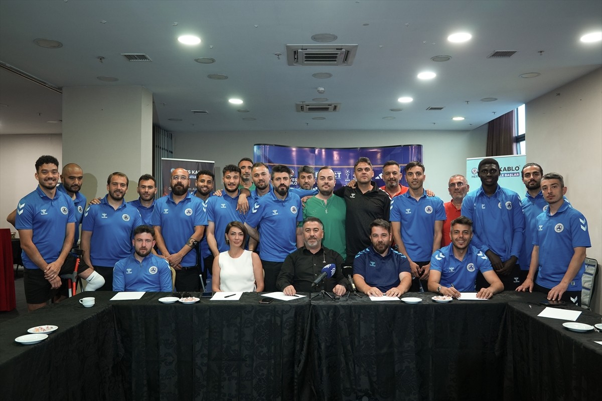 Alves Kablo Ampute Futbol Takımı, Ankara'da yarın başlayacak Ampute Futbol Şampiyonlar Ligi öncesi...