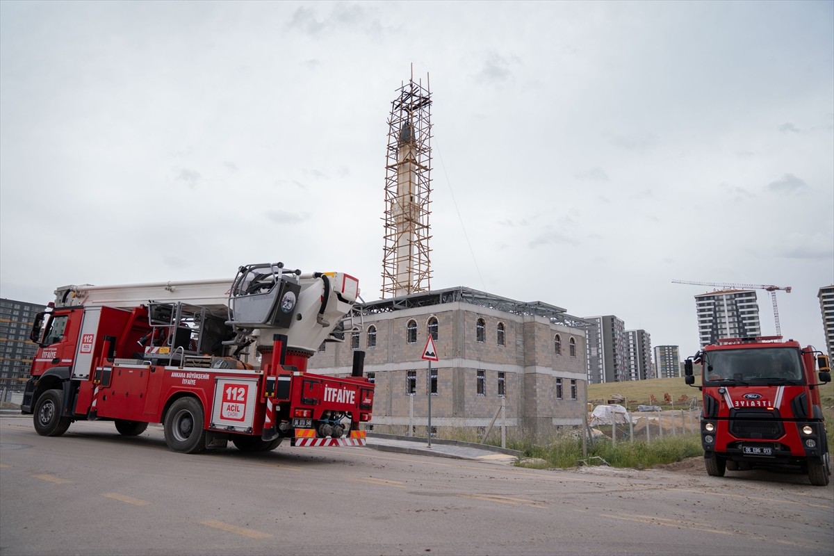 Ankara'nın Sincan ilçesinin Törekent Mevlana Mahallesi'nde, inşaat halindeki Mevlana Camisi'nin...