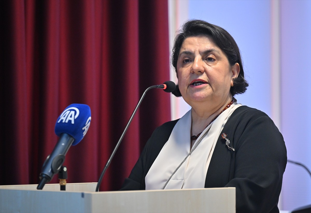 Ankara Üniversitesi (AÜ) Dil ve Tarih-Coğrafya Fakültesinde (DTCF) "İngiltere ve Ermeni Propaganda...