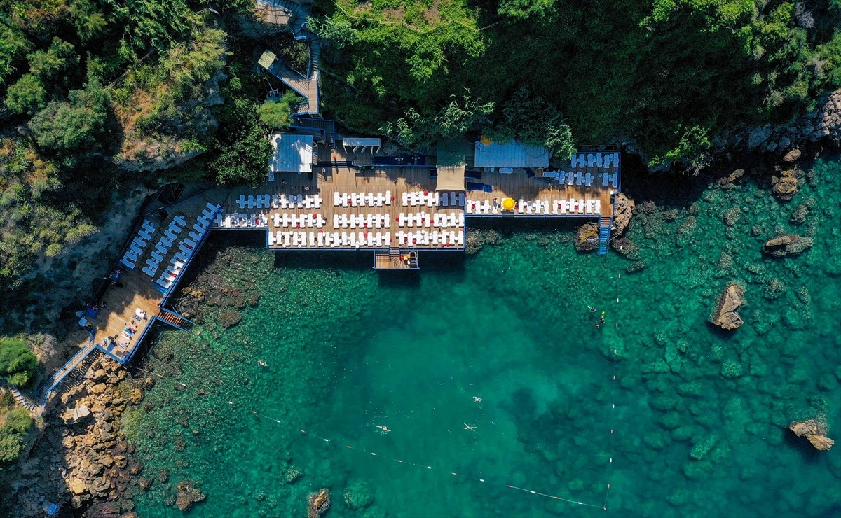 Antalya'nın falez plajları Erenkuş, Erdal İnönü, İnciraltı, Mobil ve Konserve Koyu'nda bu yıl da...