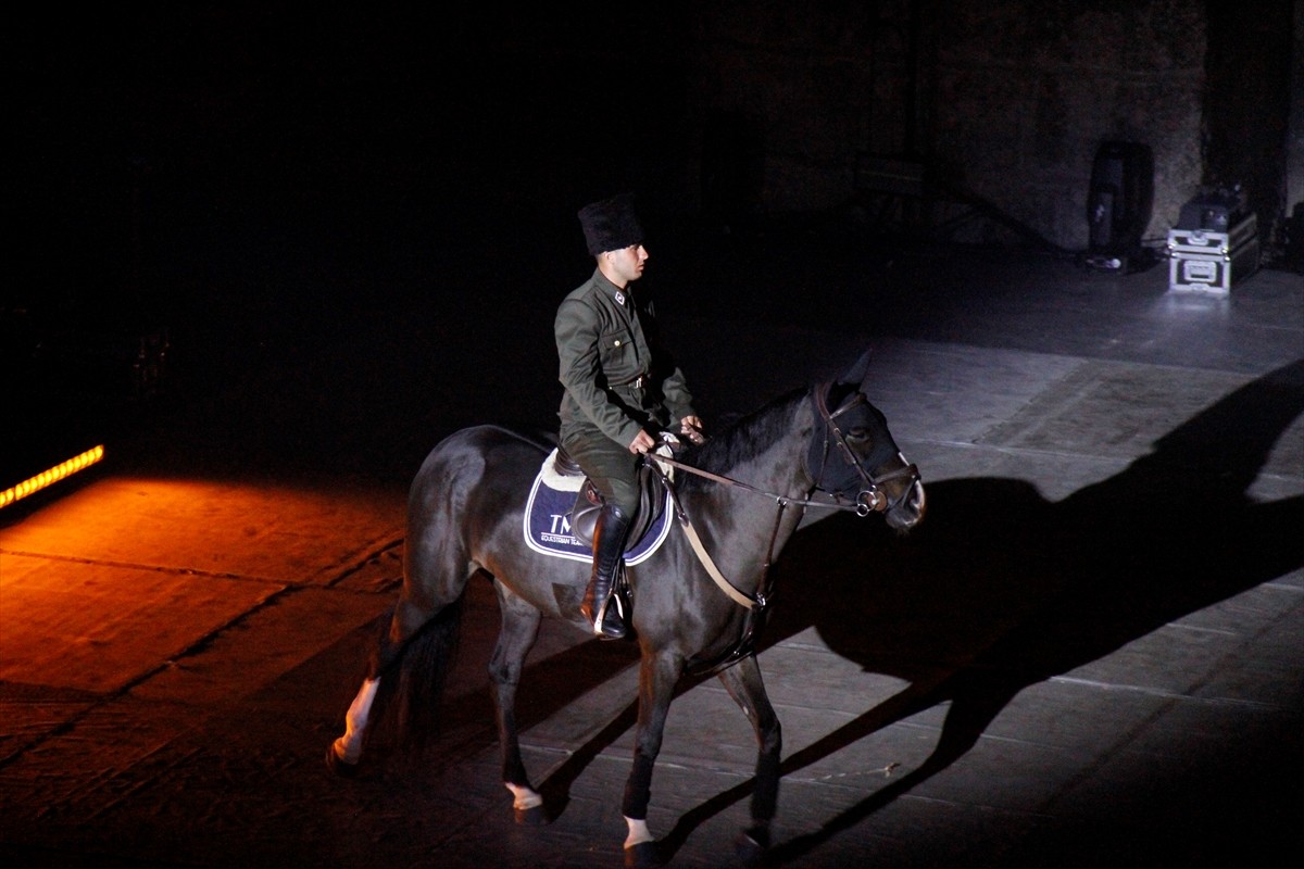 Antalya'nın Serik ilçesindeki Aspendos Antik Tiyatrosu'nda, 19 Mayıs Atatürk'ü Anma Gençlik ve...