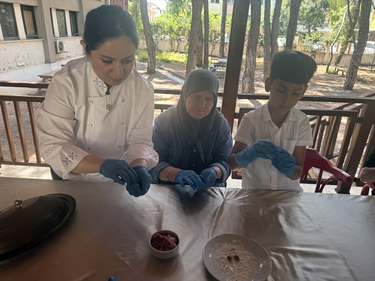 Antalya Olgunlaşma Enstitüsü tarafından Konyaaltı ilçesindeki Mehmet Zeki Balcı Yerleşkesi'nde...