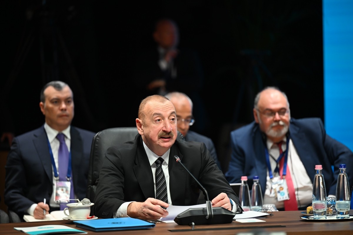 Azerbaycan Cumhurbaşkanı İlham Aliyev, Macaristan'ın başkenti Budapeşte'de düzenlenen Türk...