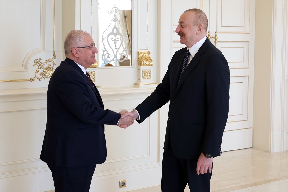 Azerbaycan Cumhurbaşkanı İlham Aliyev, resmi temaslarda bulunmak üzere Azerbaycan'a giden Milli...