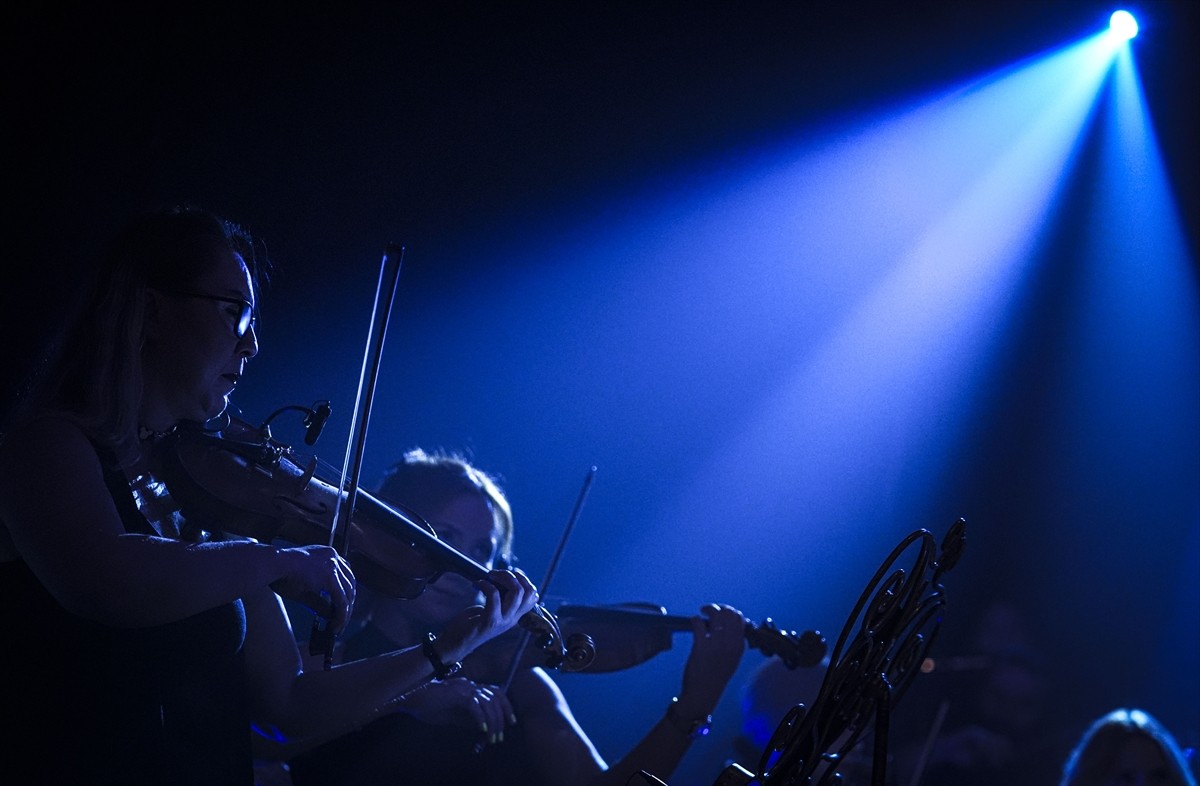 Başkentte, Musa Göçmen'in şefliğindeki Senforock Orkestrası, Barış Manço'nun şarkılarını...