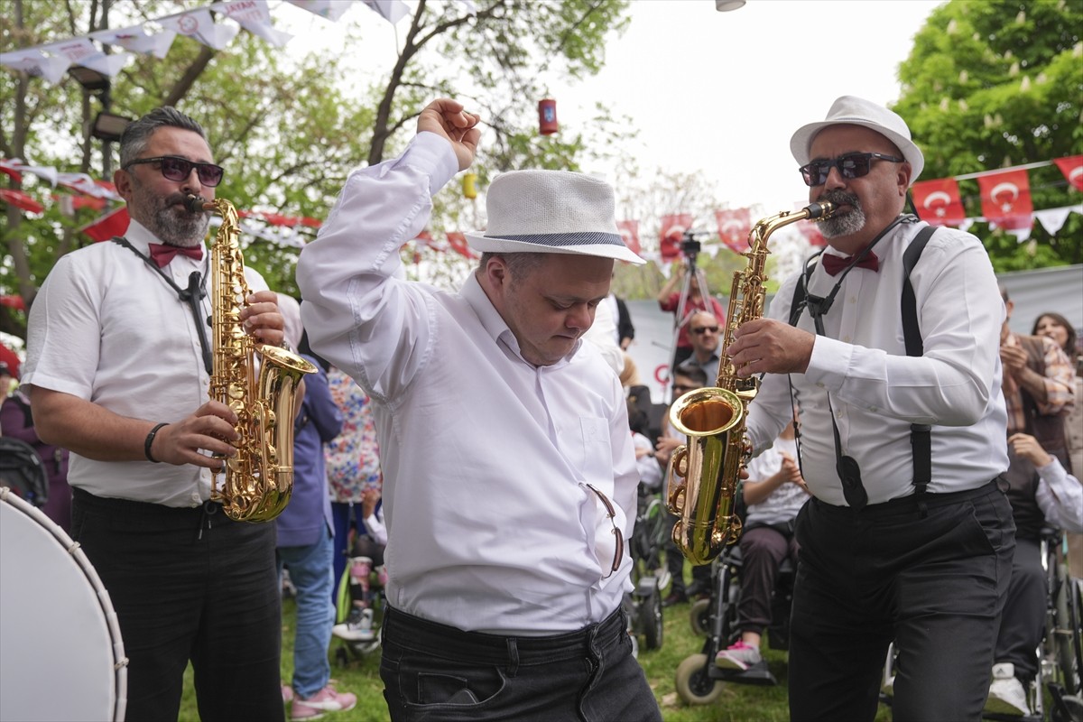 Başkentte, Serebral Palsili Çocuklar Derneği (SERÇEV) tarafından Çocuk ve Gençlik Şenliği...