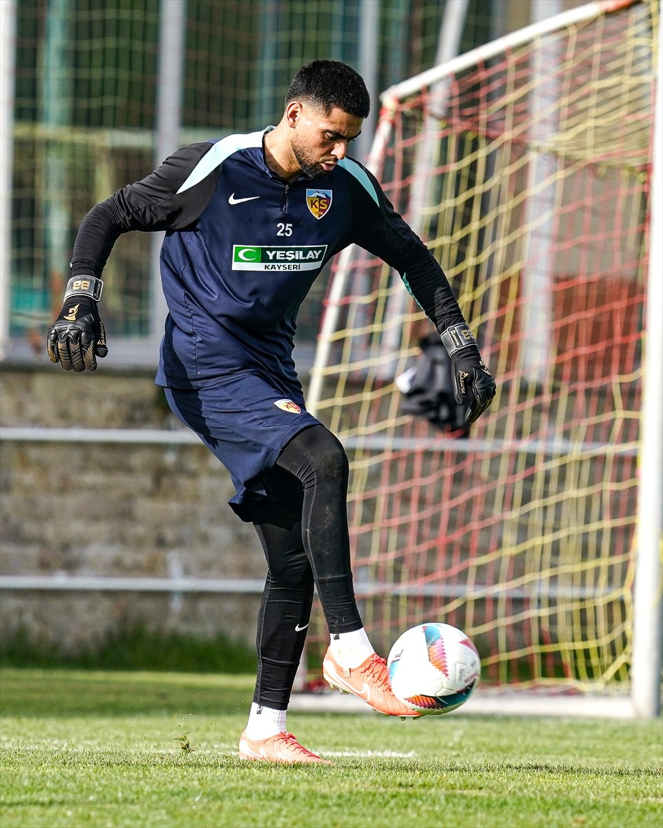 Bellona Kayserispor, Trendyol Süper Lig'in 36. haftasında deplasmanda Galatasaray ile oynayacağı...