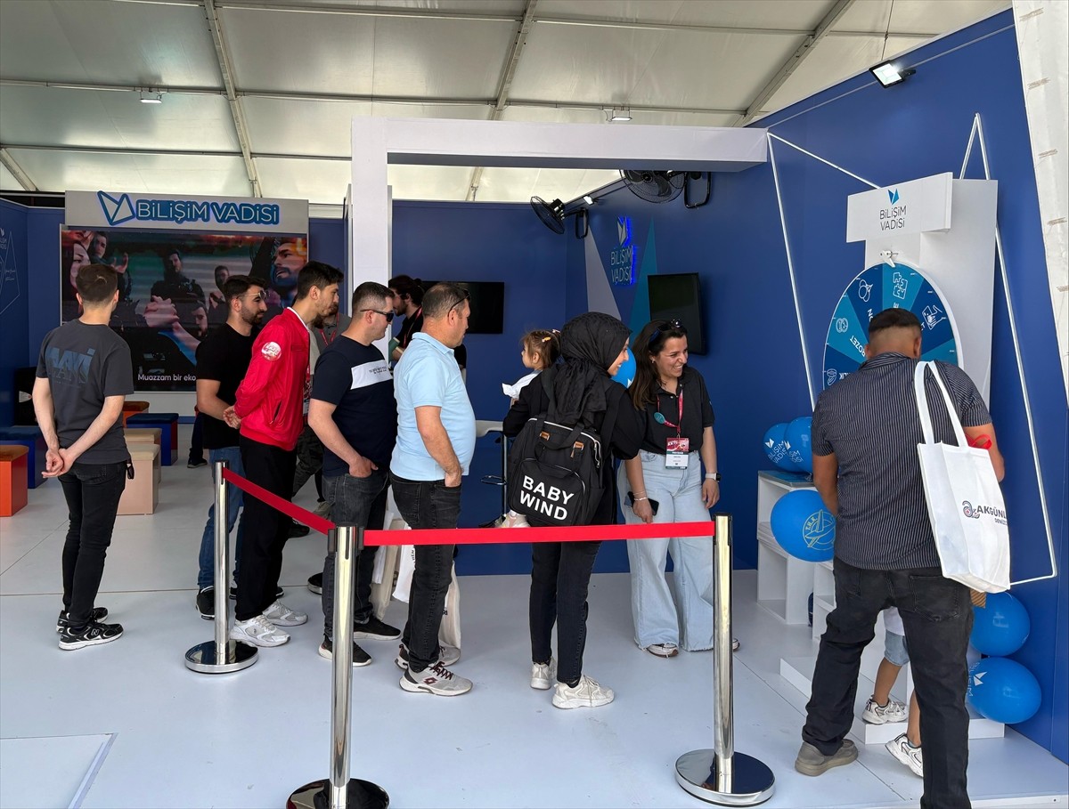 Bilişim Vadisi, Kuzey Kıbrıs Türk Cumhuriyeti'nde (KKTC) düzenlenen TEKNOFEST'te yapay zeka, oyun...