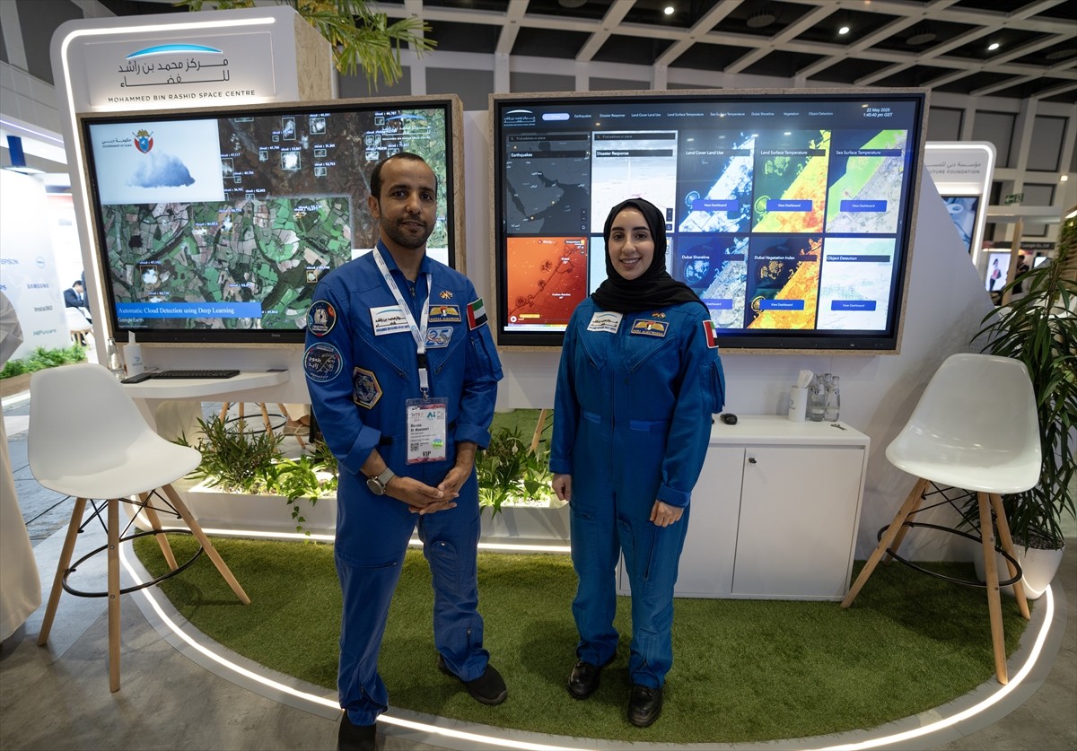 Birleşik Arap Emirlikleri'nin (BAE) ilk astronotu olan Al Mansoori, Almanya'nın başkenti Berlin'de...