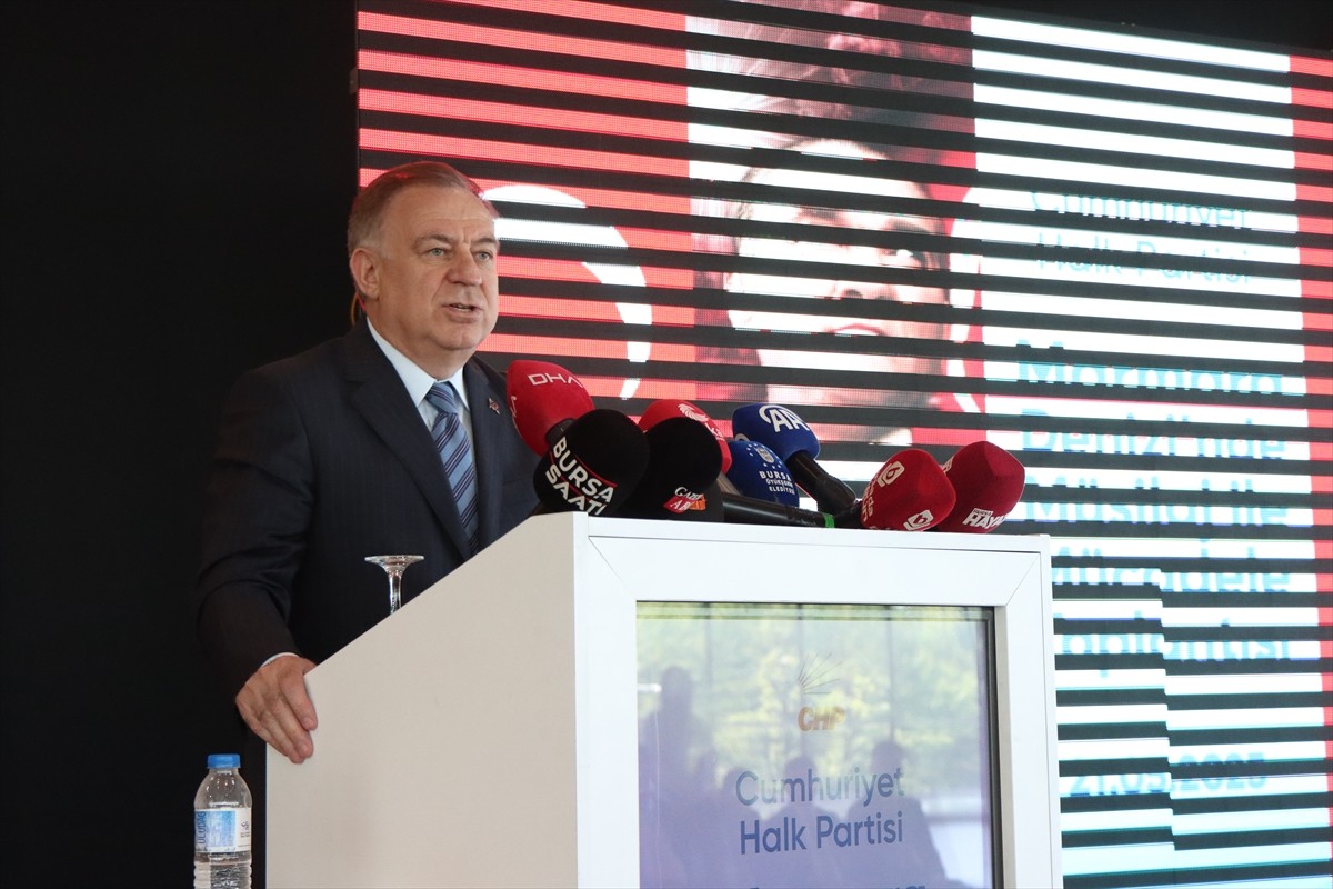 Bursa'da Büyükşehir Belediyesi öncülüğünde Marmara Denizi'nde Müsilaj ile Mücadele Toplantısı...