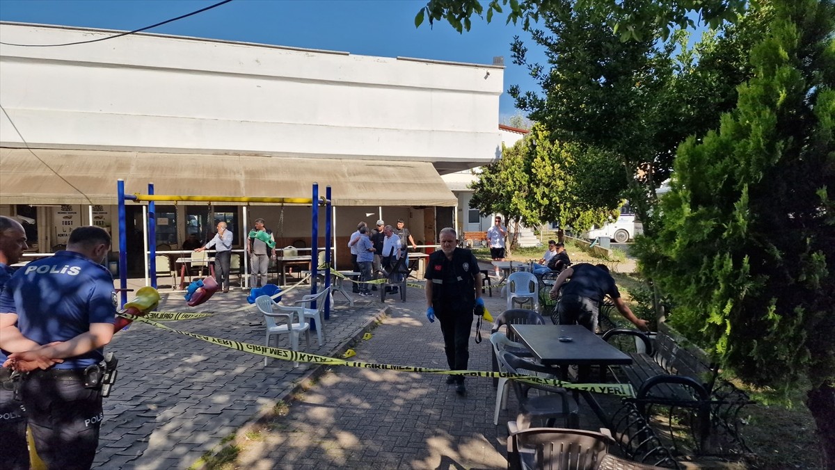 Bursa'nın Orhangazi ilçesinde iki şoför arasında çıkan silahlı kavgada 1 kişi yaralandı.