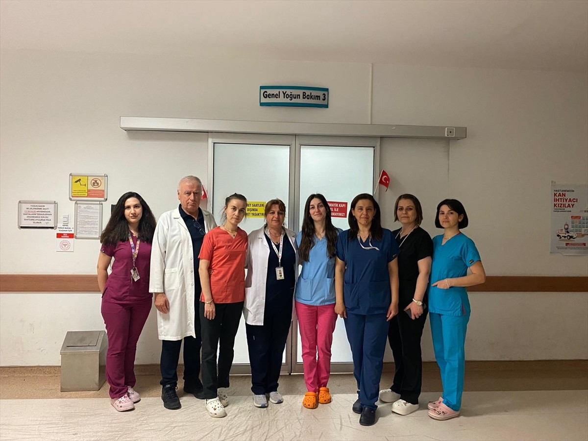 Çanakkale'de beyin ölümü gerçekleşen 64 yaşındaki hastanın karaciğeri ve iki böbreği 3 kişiye...