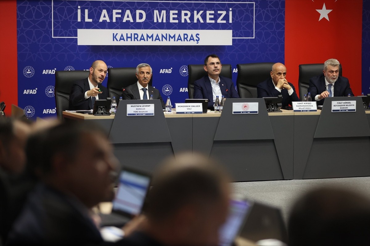 Çevre, Şehircilik ve İklim Değişikliği Bakanı Murat Kurum, Kahramanmaraş'ta şu ana kadar yaklaşık...