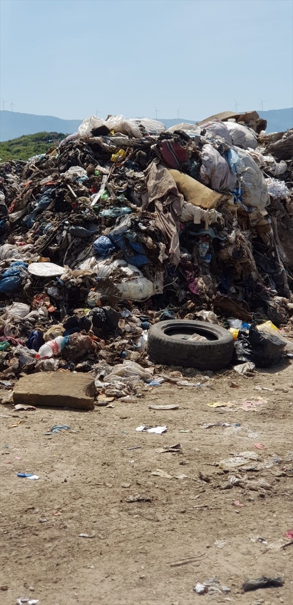 Çevre, Şehircilik ve İklim Değişikliği Bakanlığı, açık alanda çöp depolanmasıyla oluşan çevre...
