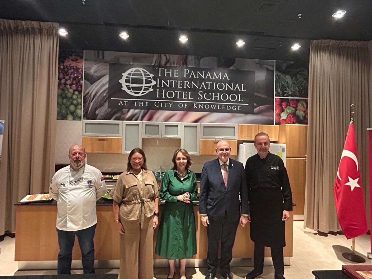 Cumhurbaşkanı Recep Tayyip Erdoğan'ın eşi Emine Erdoğan'ın öncülüğünde 21-27 Mayıs'ta kutlanan...