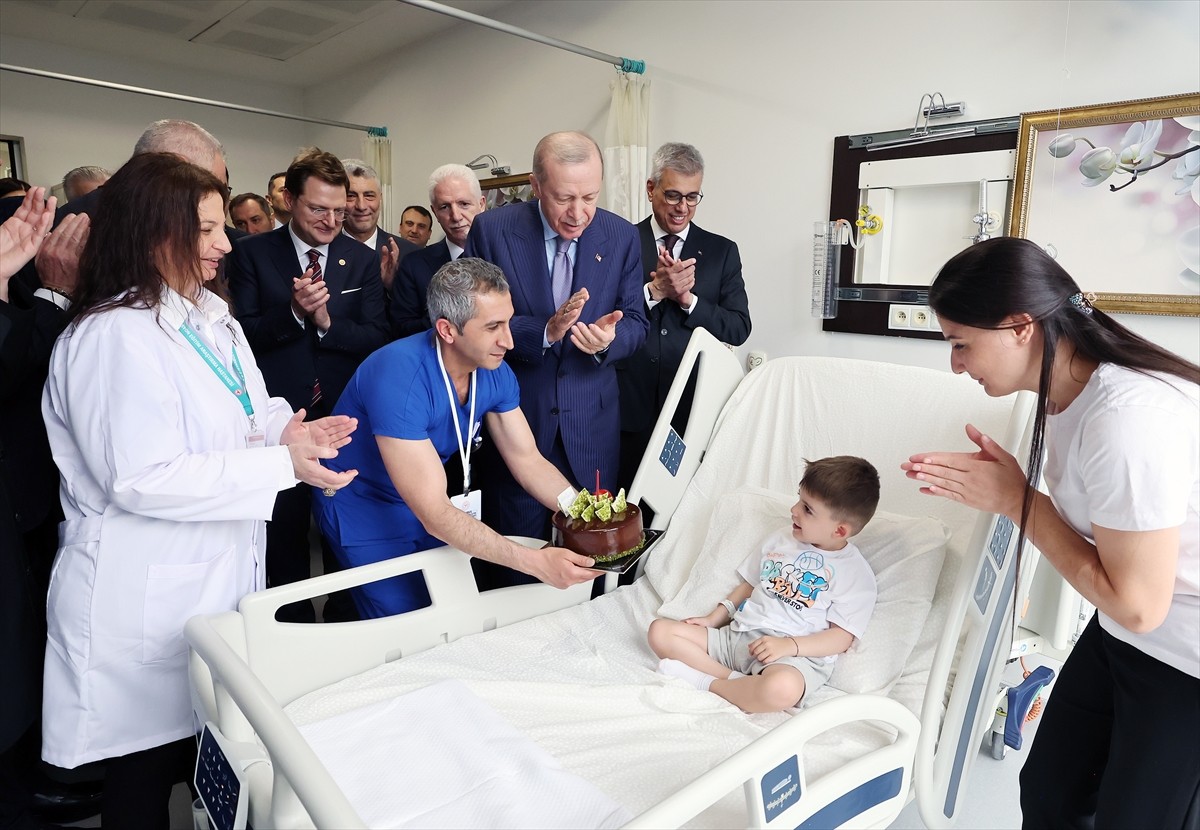 Cumhurbaşkanı Recep Tayyip Erdoğan, Bahçelievler'de inşa edilen İstanbul Fizik Tedavi ve...