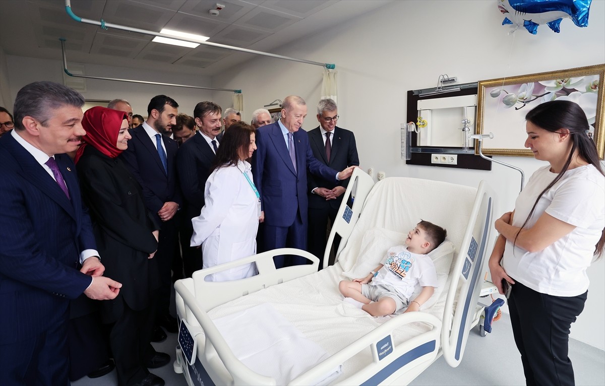 Cumhurbaşkanı Recep Tayyip Erdoğan, Bahçelievler'de inşa edilen İstanbul Fizik Tedavi ve...