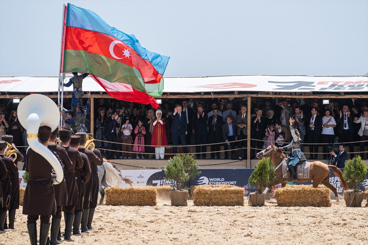 Cumhurbaşkanı Recep Tayyip Erdoğan ve eşi Emine Erdoğan, Dünya Etnospor Birliği tarafından...