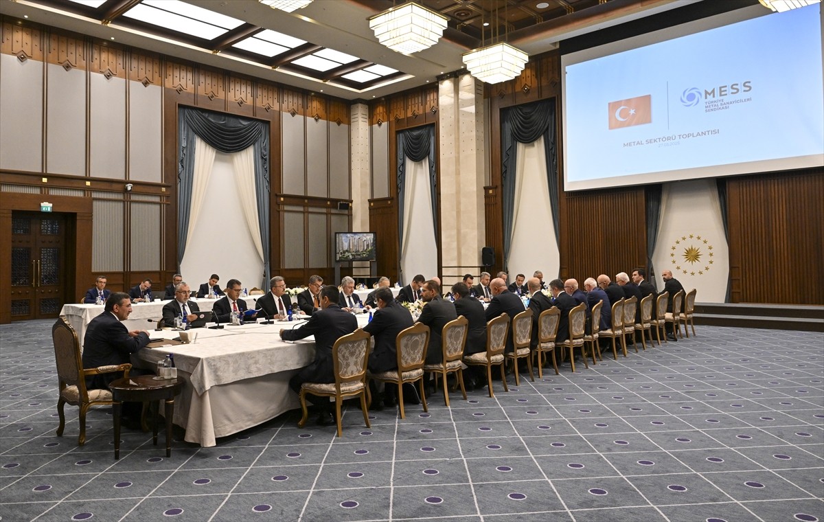 Cumhurbaşkanı Yardımcısı Cevdet Yılmaz, Cumhurbaşkanlığı Külliyesi'nde metal sektörünün kamu, işçi...