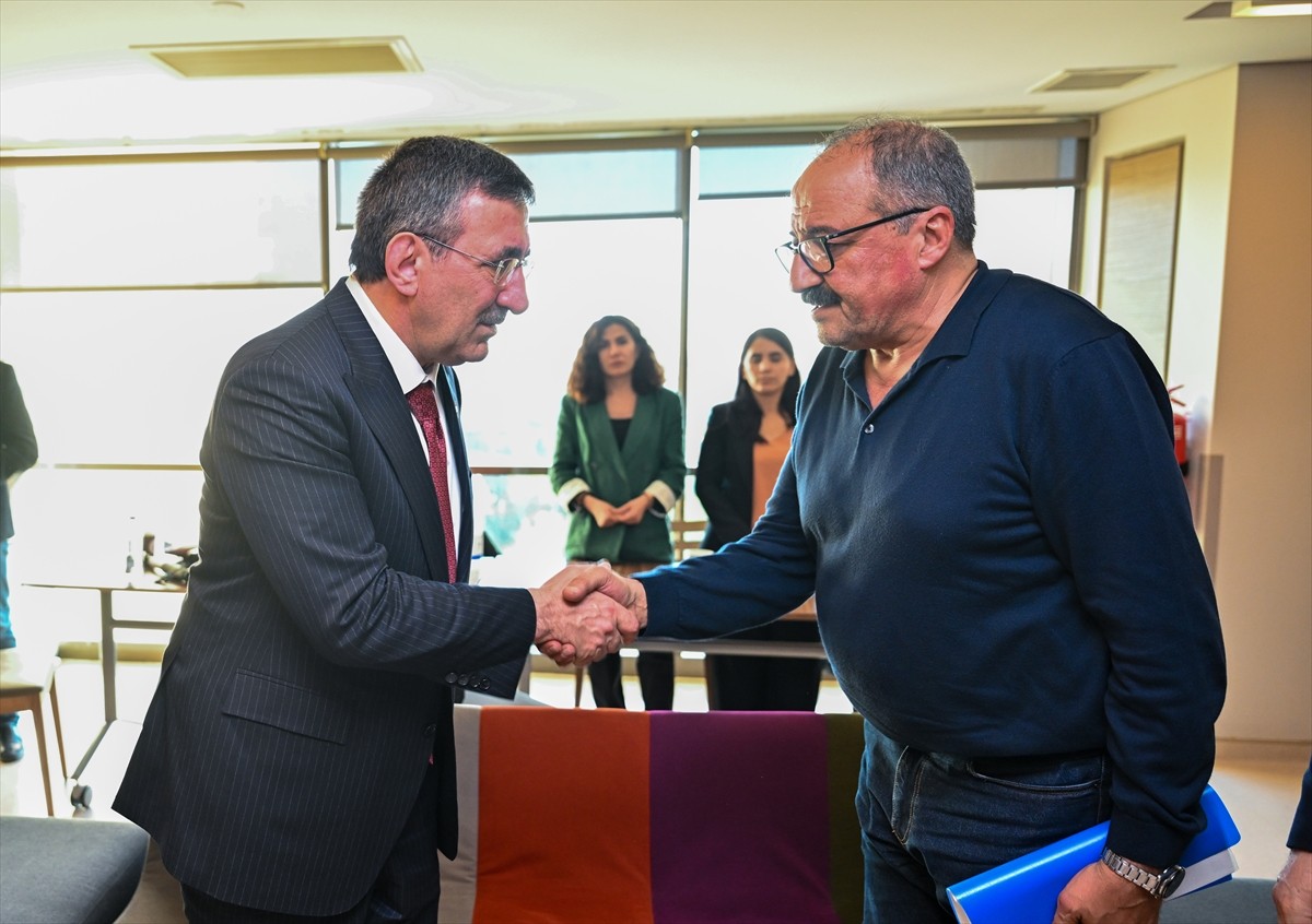 Cumhurbaşkanı Yardımcısı Cevdet Yılmaz (sol 3), TBMM Başkanvekili ve DEM Parti İstanbul...