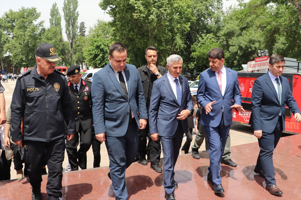 Cumhurbaşkanlığı İletişim Başkanlığı koordinasyonunda gençlere yönelik düzenlenen "Devlet...