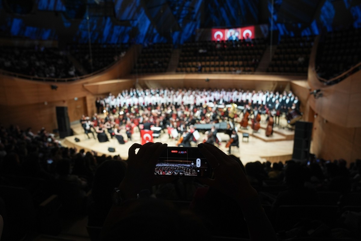 Cumhurbaşkanlığı Senfoni Orkestrası (CSO), 19 Mayıs Atatürk'ü Anma, Gençlik ve Spor Bayramı...
