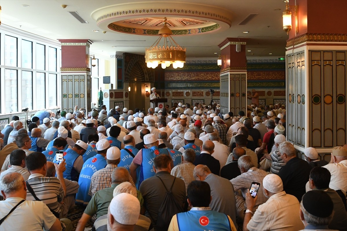 Diyanet İşleri Başkanı Prof. Dr. Ali Erbaş, Avrupa, ABD ve Kanada başta olmak üzere çeşitli...