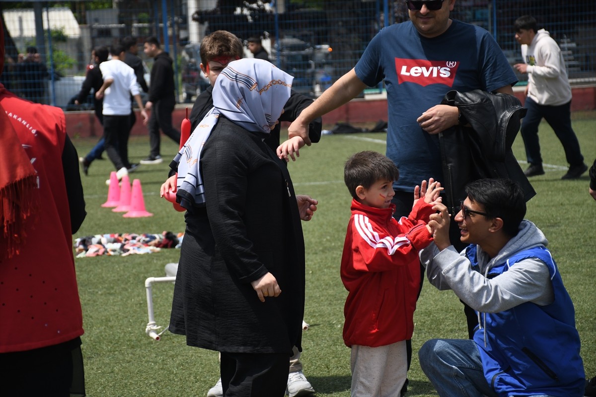 Düzce'de 10-16 Mayıs Engelliler Haftası kapsamında özel bireylere yönelik açık havada spor...