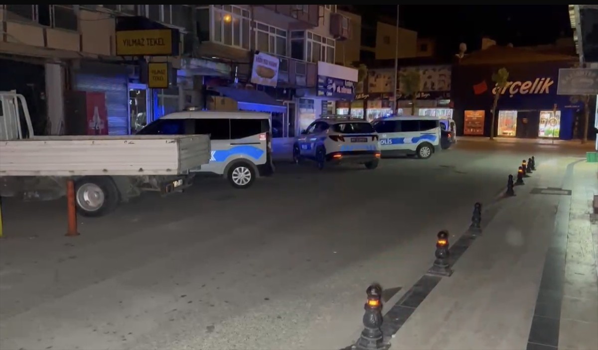 Düzce'de kıraathanede çıkan silahlı kavgada 1 kişi yaralandı.  