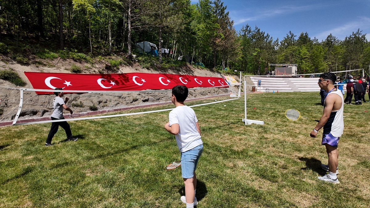 Düzce'nin Yığılca ilçesinde doğal oluşumlarıyla her mevsim ziyaretçilerin ilgi gösterdiği...